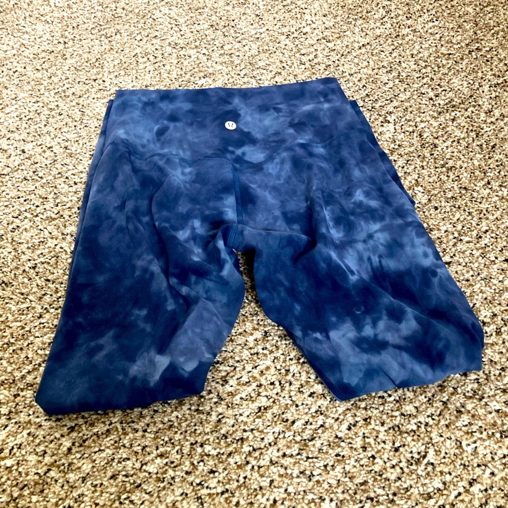 Lululemon 🍋 Diamond Dye Align leggings. Sz 6 25” - Picture 3 of 5
